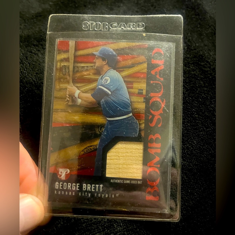 Topps George Brett Game Used Bat card ( Bomb Squad ) # PBS-GB2 2003